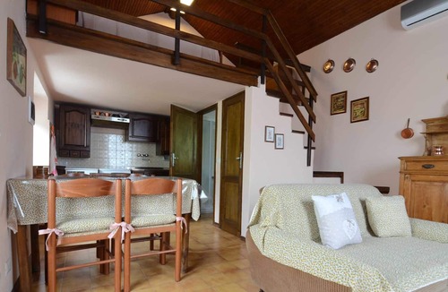 Visgnola Apartment | LOFT - Between the olive trees and the lake