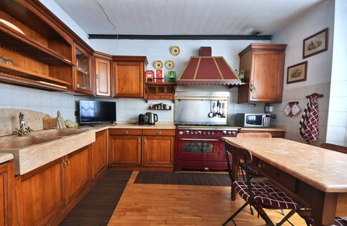 Ripamonti Corvetto House | Loft by KlabHouse w/3BDRM+3BTH+Jacuzzi and Parking near Fond. Prada