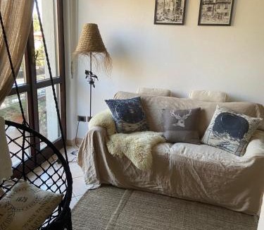 Travedona-Monate Bed & Breakfast | Los Perros Hermanos