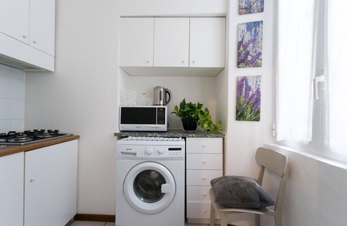 Como City Centre Apartment | Love & Smile Apartment