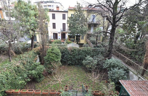 Milan Apartment | Lovely apartment for 10 people with WIFI, A/C, TV and balcony