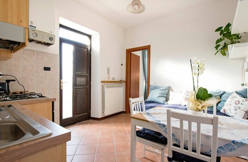 Luino Apartment | Lovely apartment for 3 guests with WIFI, TV and patio