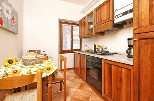 Cunettone-villa Apartment | Lovely apartment for 6 guests with A/C, WIFI, pool, TV, balcony and pets allowed