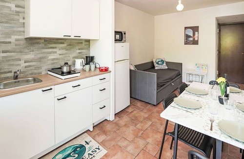 Castello Apartment | Lovely apartment for 5 people with pool, WIFI and TV