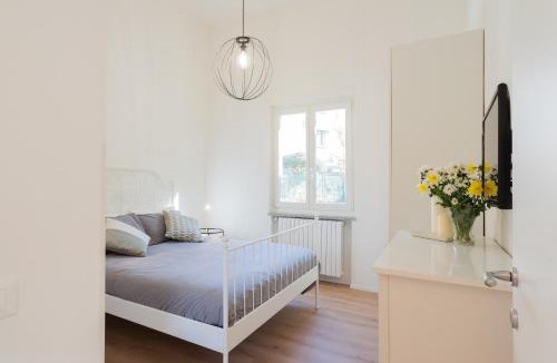 Azzano Apartment | Lovely Corner in the Heart of the Lake by Rent All Como