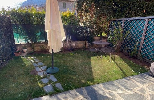 Porlezza Apartment | Lovely holiday flat with pool