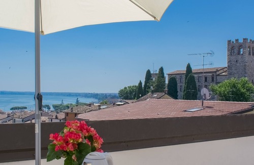 Desenzano del Garda Apartment | Lovely Mansarda - Large Terraces Spectacular View