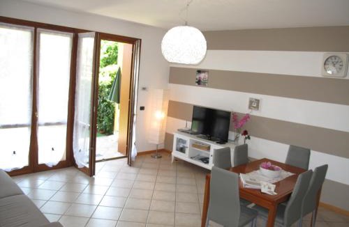 Rivoltella Apartment | Luminoso Trilocale con Piscina e Giardino privato