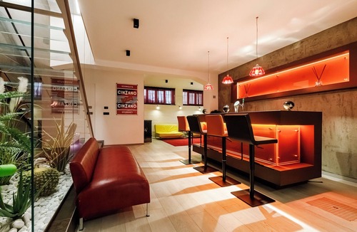 Chinatown Apartment | Luxury Apartment With Heated Pool and Private spa