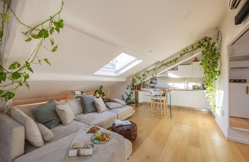 Magenta Apartment | Luxury bright attic in historical building in the center of Milan