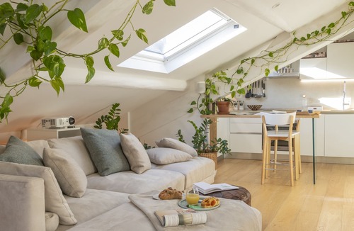 Magenta Apartment | Luxury bright attic in historical building in the center of Milan