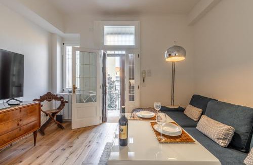 Zona Padova Apartment | Luxury Design Apt, Comfy w/A/C, WiFi & Netflix