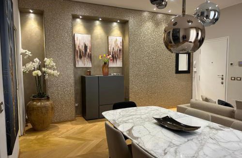 Central Station Apartment | Luxury Gold Apartment