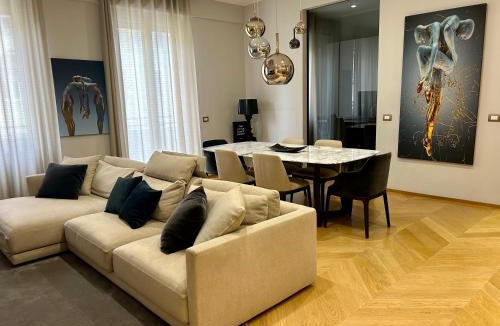 Central Station Apartment | Luxury Gold Apartment
