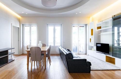 Borgonuovo Apartment | Luxury in the center of the city- 5 min to Duomo