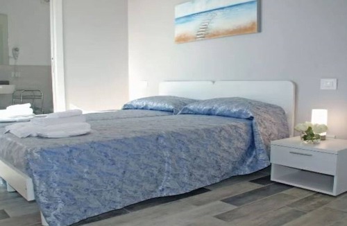 Azzano San Paolo House | Lyon Room - Bonne Nuit