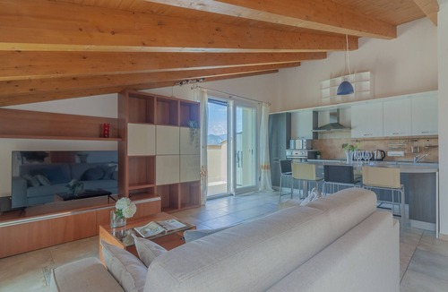 Lierna Apartment | Magic Lake View - by Varenna Holidays