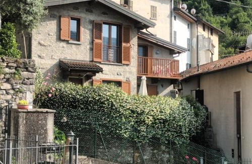 Lezzeno House | Maison de Denise