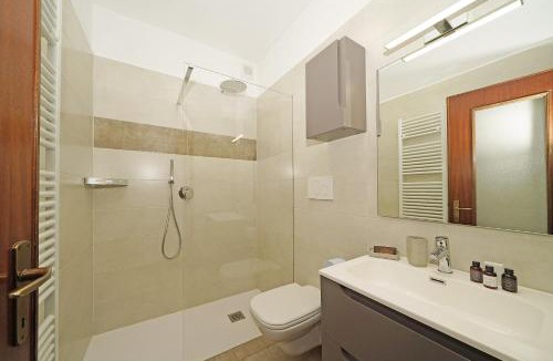 Arias Apartment | Maison du Pralonc - Lago