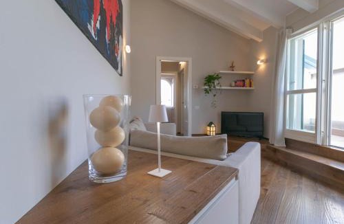 Galbiate Apartment | Mamma Ciccia Holiday Home - Cozy Attic
