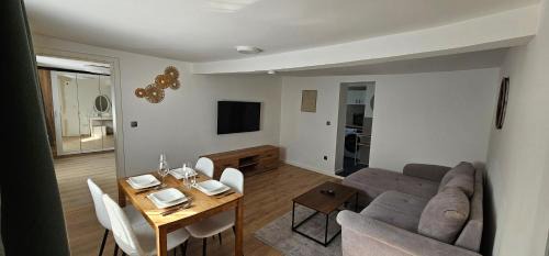 Diez Apartment | Meros