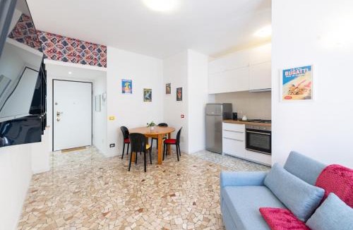 Dergano Apartment | Metro M3 - 10 min Duomo - Cozy Apt W Balcony and AC