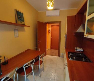 Lambrate Apartment | Mi affaccio sulla piazza