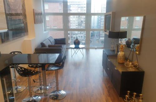 Centro Direzionale Apartment | Michelangelo 30 apartamento moderno vicino Bosco Verticale
