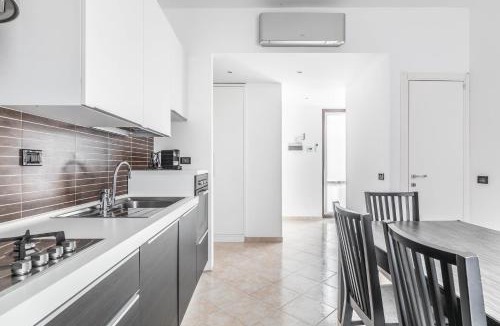 Morivione Apartment | Milan - Bocconi e Navigli - Spacious 3BR Apartment 95 m - Free Parking