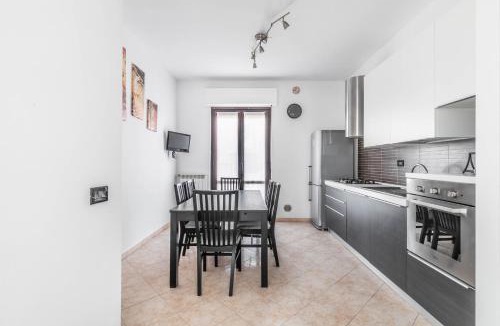 Morivione Apartment | Milan - Bocconi e Navigli - Spacious 3BR Apartment 95 m - Free Parking