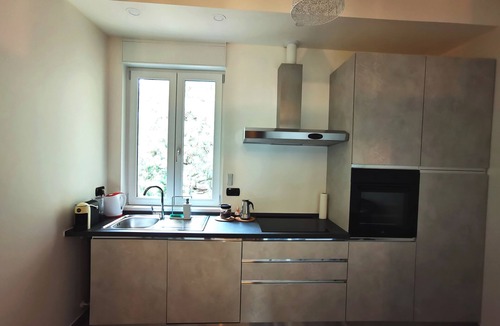 Ceriano Laghetto Apartment | Milan/Como/Rho Fiera/Malpensa/Saronno free Wi-Fi private garage
