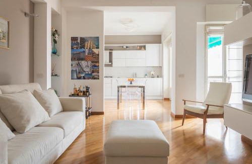 Bullona Apartment | Milano Cosmopolitan Home