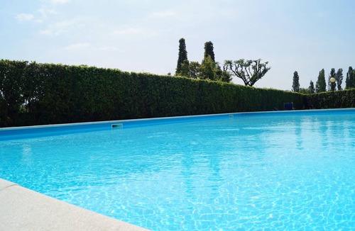 Lugana Apartment | Modern apartment with pool in Sirmione, just a few minutes' walk from the lake!