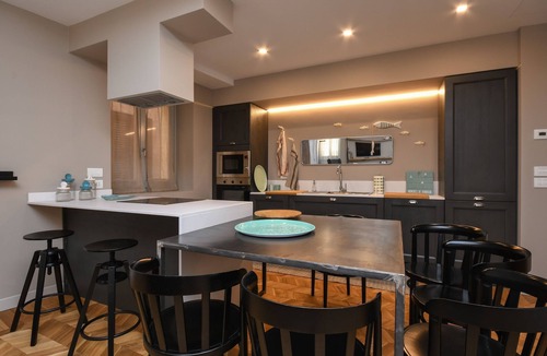 Salo Apartment | Modern Apartment by the Lake