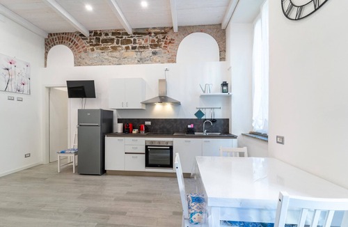 Como Apartment | Modern Apartment in Via Carloni by Wonderful Italy