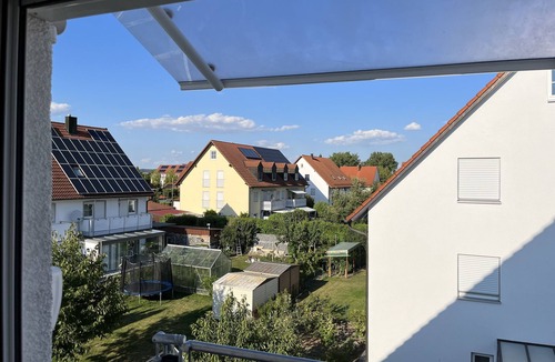 Dingolfing Apartment | Modern apartment with separate home office & pellet stove