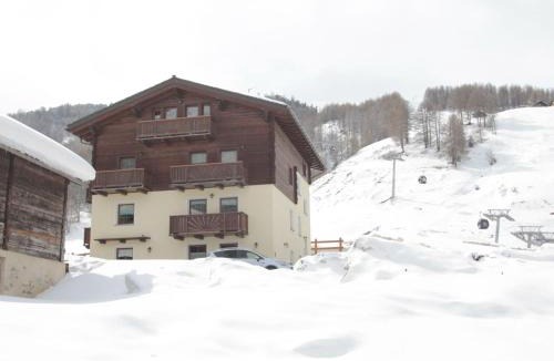 San Rocco Ski Chalet | Modern Holiday Home in Livigno Italy near Ski Area