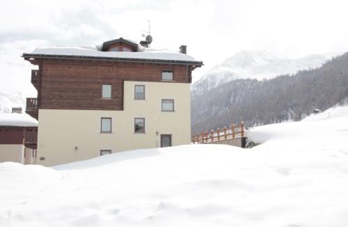 San Rocco Ski Chalet | Modern Holiday Home in Livigno Italy near Ski Area