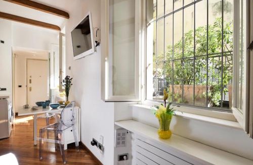 Scala Apartment | Montenapoleone Suite in the heart of Milan - Best Location Possible