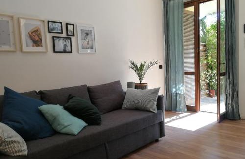Cassina Rizzardi Apartment | monticello golf townhouse