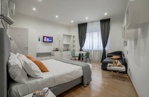 Monza House | Monza City Rooms & Studios