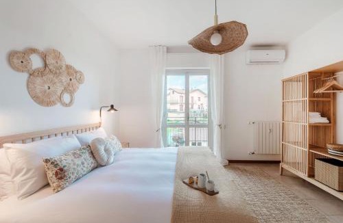 San Fermo della Battaglia Apartment | Moonlight - by MyHomeInComo