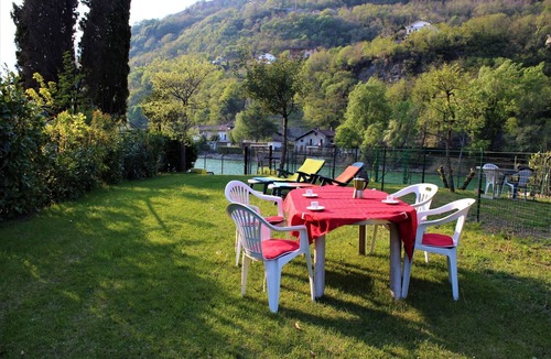 Sorico Apartment | Moretta garden holiday flat on the lake