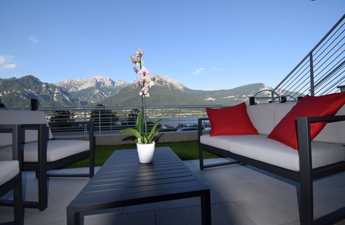 Oliveto Lario Apartment | Narciso Apartment - Bellagio Wild Flowers