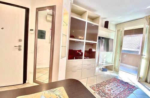 Certosa Apartment | Nel cuore di viale Certosa, tra Centro Città e Rho Fiera Milano, con parcheggio interno privato