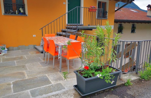 Cima Apartment | Neue Ferienwohnung mit Sicht auf Luganersee