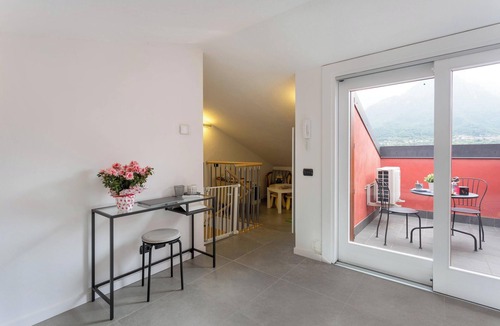 Oliveto Lario Apartment | New Eleven Apartment on Como Lake with Lake View, Pool, Wi-Fi & Terrace