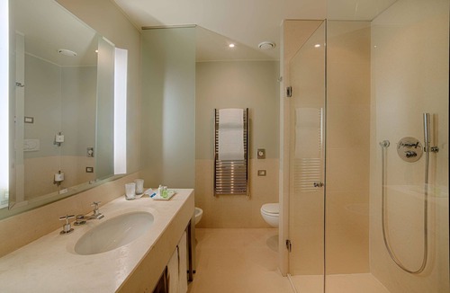 Peschiera Borromeo Hotel | NH Linate