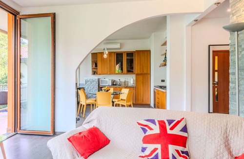 Naggio Apartment | Nice apartment for 4 guests with A/C, WIFI, TV, balcony and pets allowed