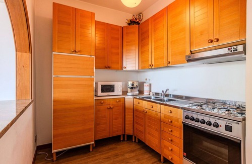 Ispra Apartment | Nice apartment for 4 guests with WIFI, A/C, TV and terrace
